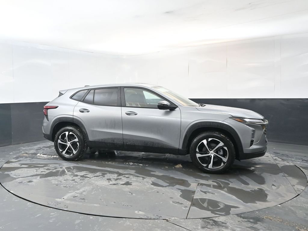 New 2026 Chevrolet Trax RS w/ Sunroof Package image 6