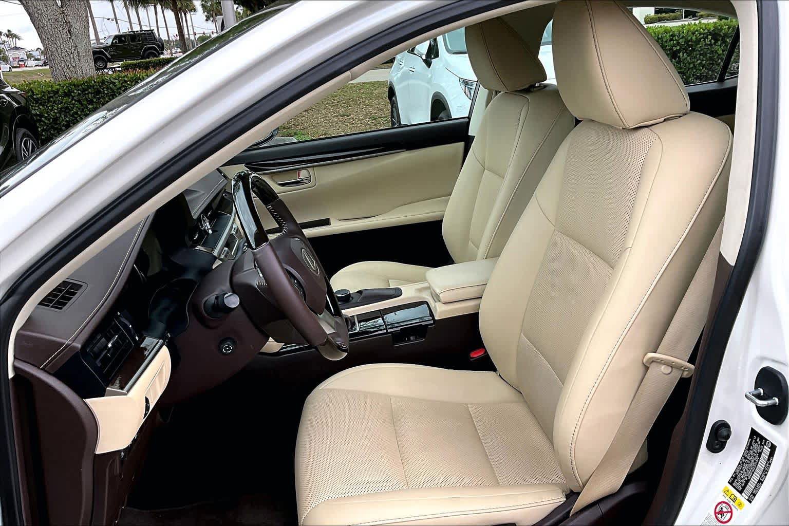 Used 2018 Lexus ES 350 w/ Premier Package image 8