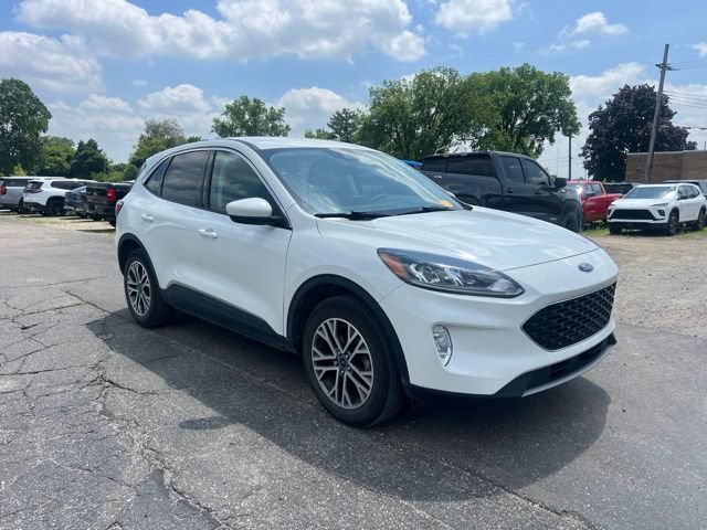 Used 2022 Ford Escape SEL w/ Class II Trailer Tow Package AWD/4WD image 3