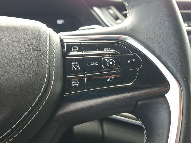Used 2021 Jeep Grand Cherokee L Overland w/ Luxury Tech Group IV AWD/4WD image 19