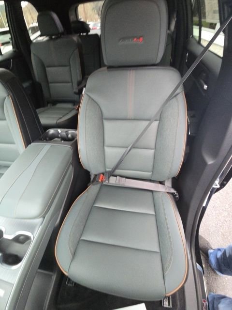 New 2026 GMC Acadia AT4 w/ Luxury Package image 14