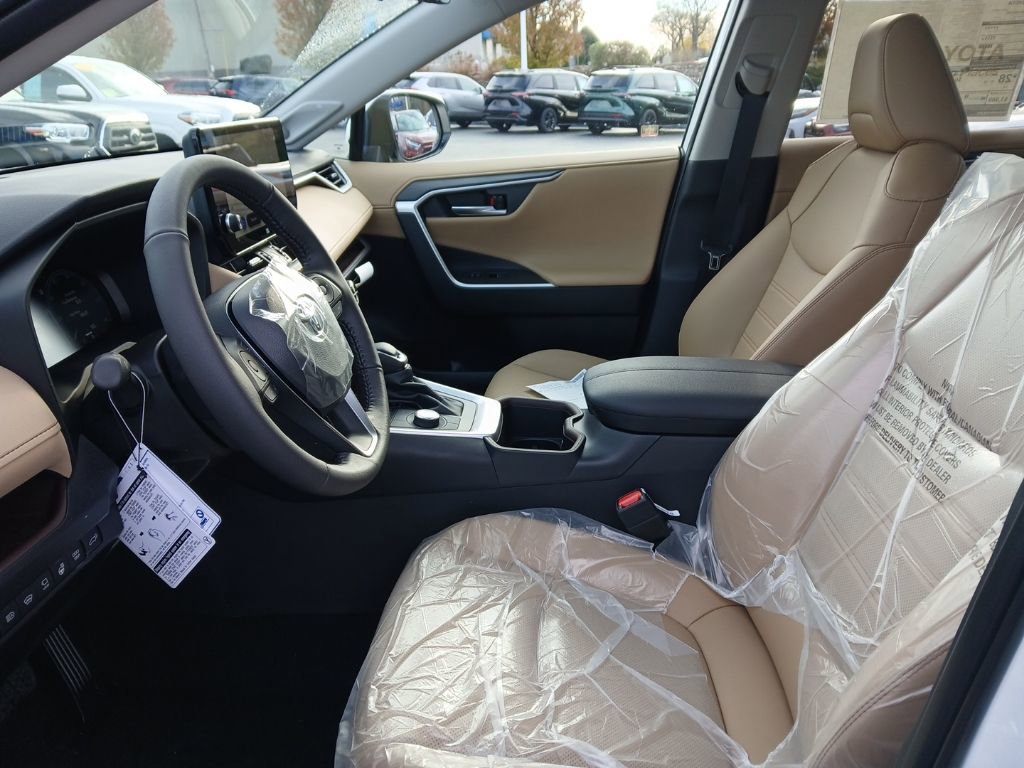 New 2025 Toyota RAV4 Limited image 7