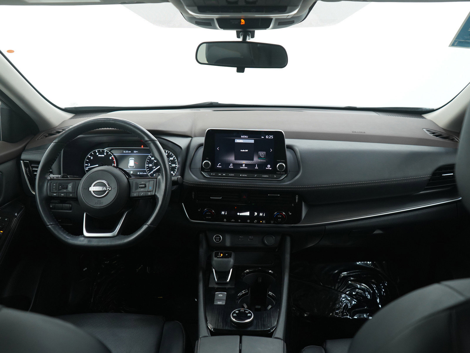 Used 2023 Nissan Rogue SV w/ SV Premium Package image 13