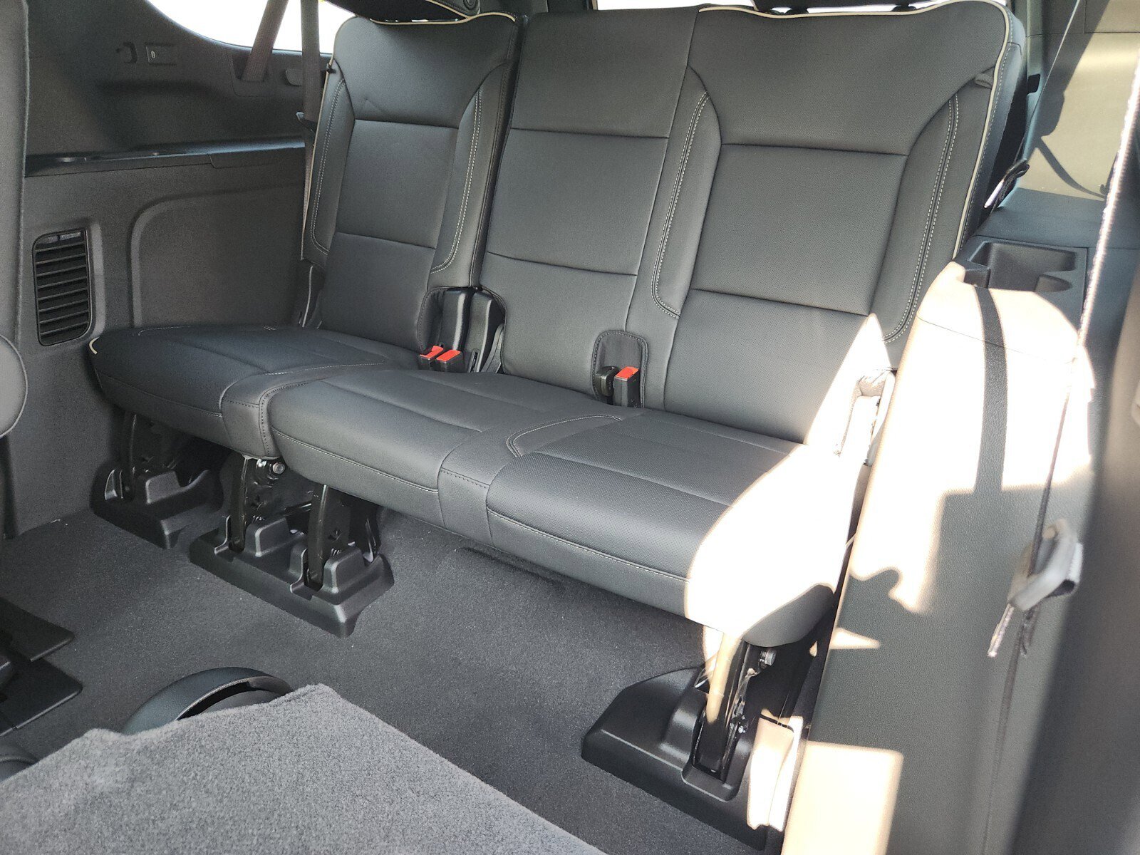 New 2026 Chevrolet Suburban Premier image 8