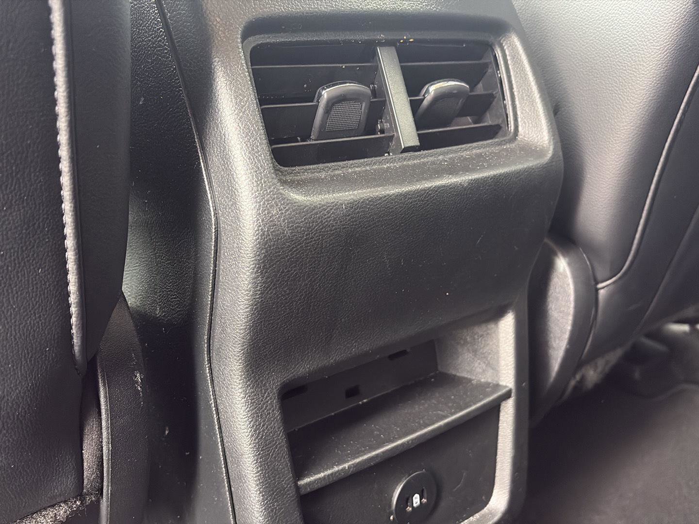 Used 2024 Ford Edge SEL image 26