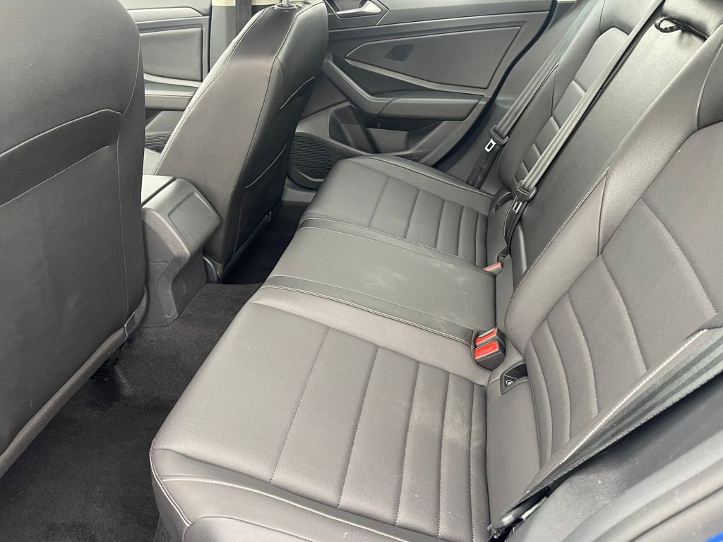 Used 2024 Volkswagen Jetta SE FWD image 11