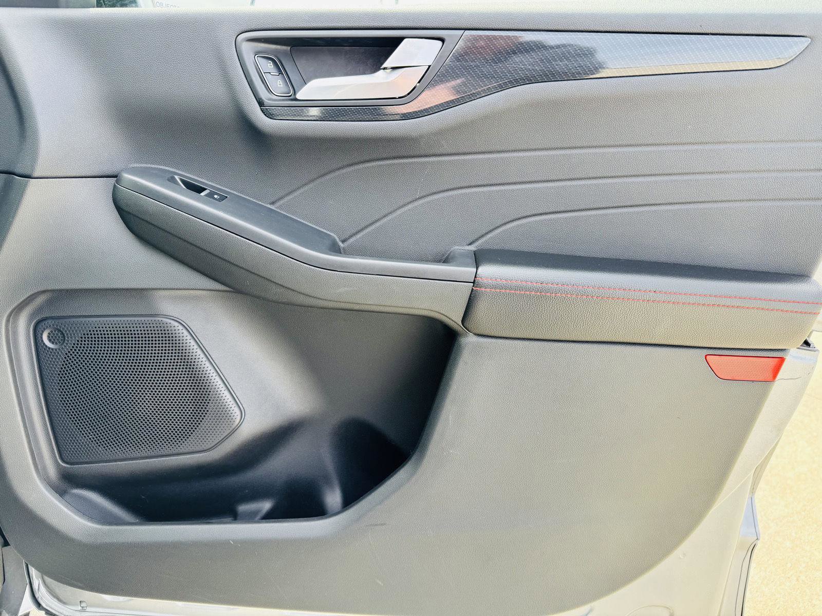 Used 2024 Ford Escape ST-Line w/ Tech Pack #1 image 34