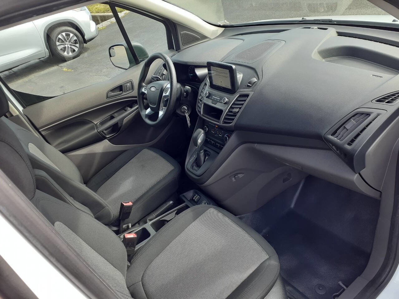 Used 2019 Ford Transit Connect XL image 19