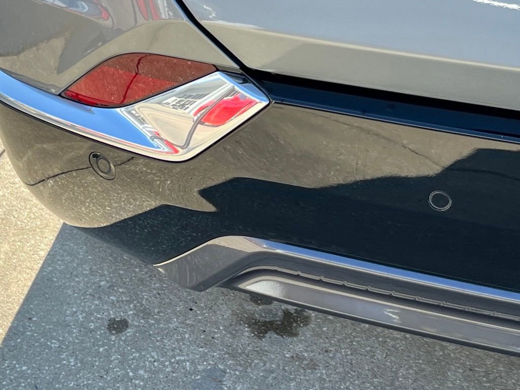 New 2026 Cadillac Optiq Luxury 1 image 27