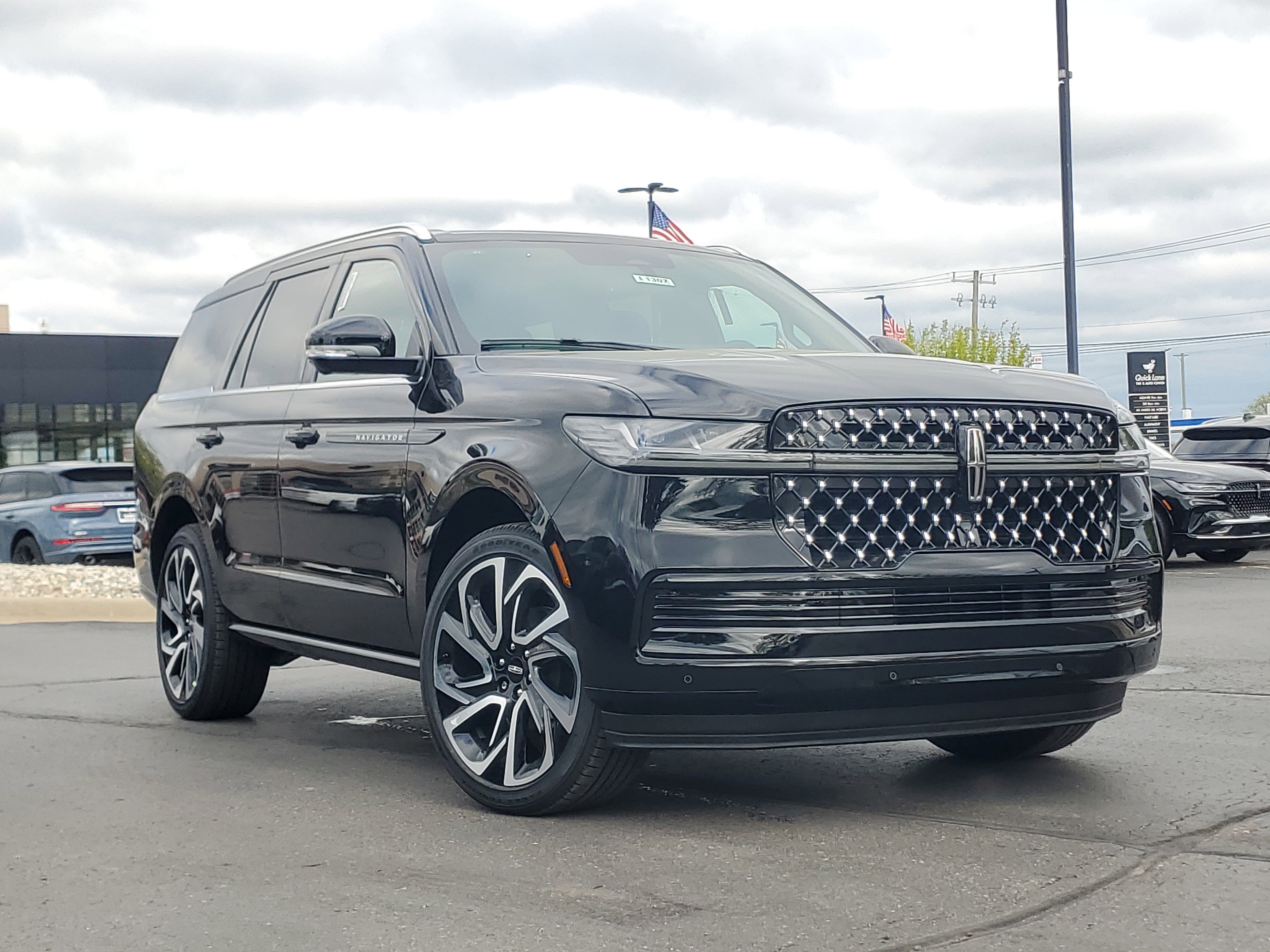 New 2026 Lincoln Navigator Black Label AWD/4WD image 1