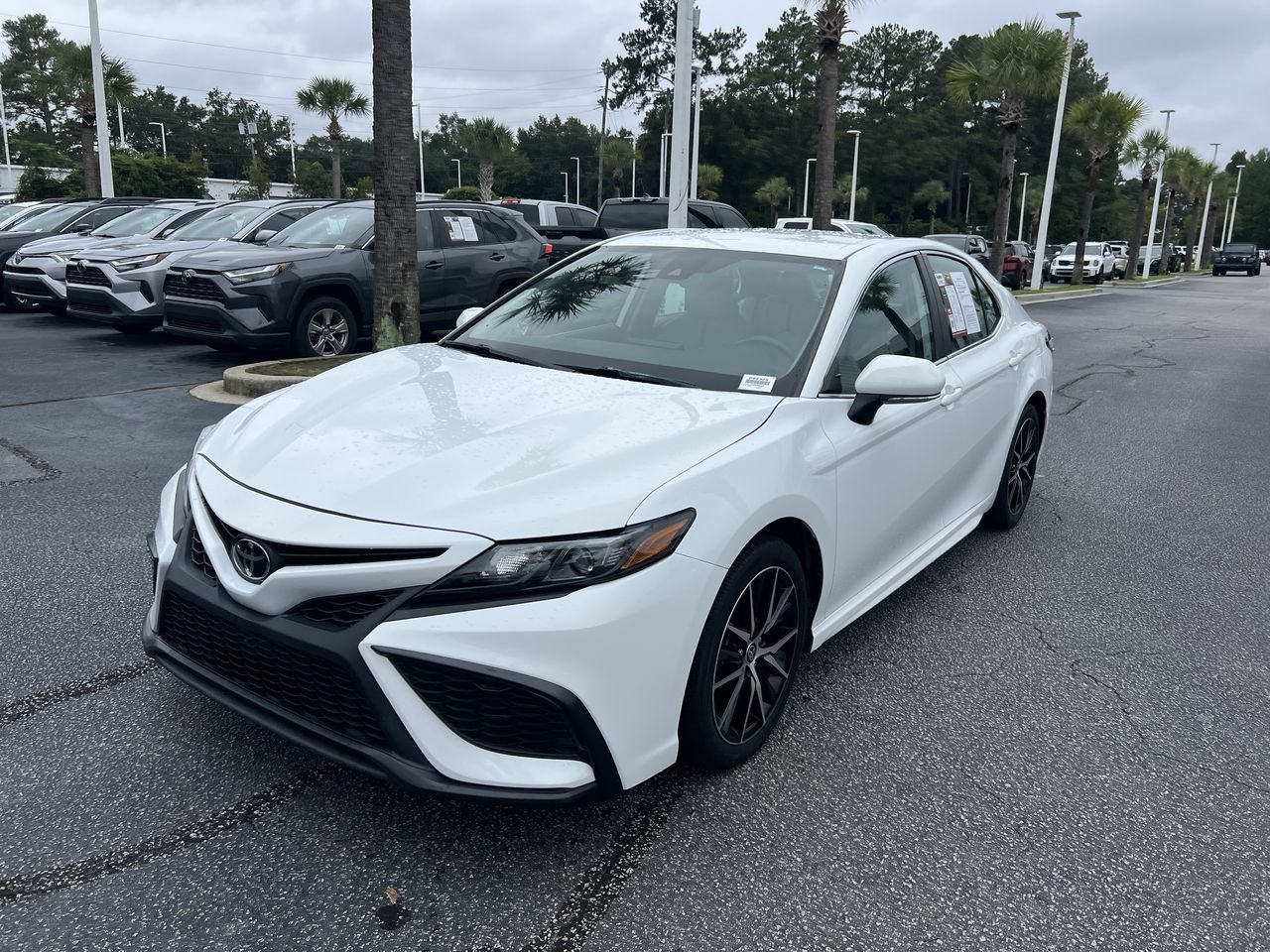 Used 2024 Toyota Camry SE FWD image 5