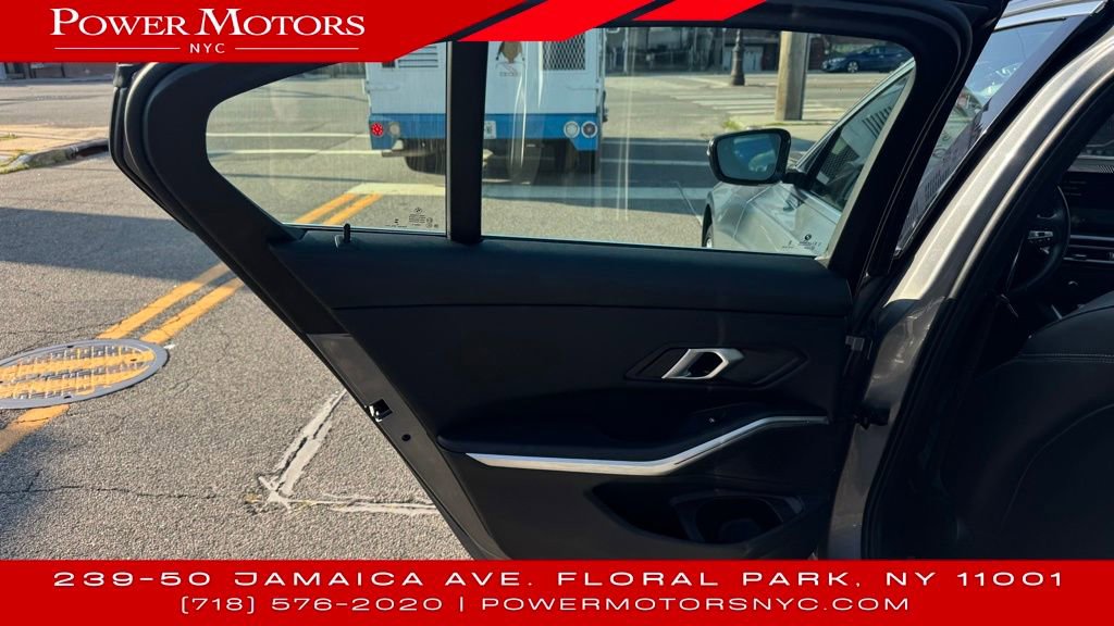 Used 2024 BMW 330i xDrive Sedan w/ Convenience Package image 23