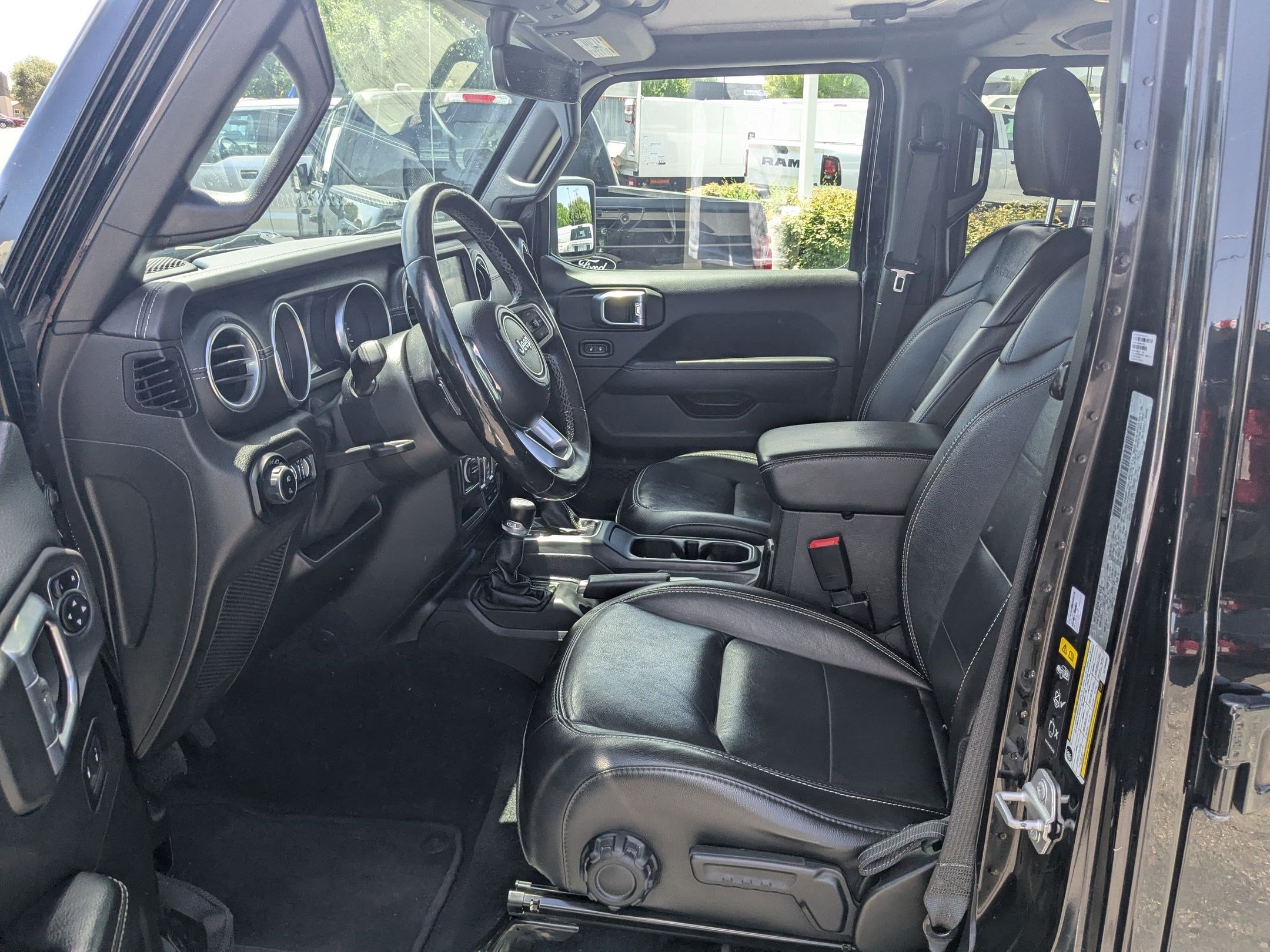 Used 2020 Jeep Gladiator Overland w/ Popular Equipment Package AWD/4WD image 26