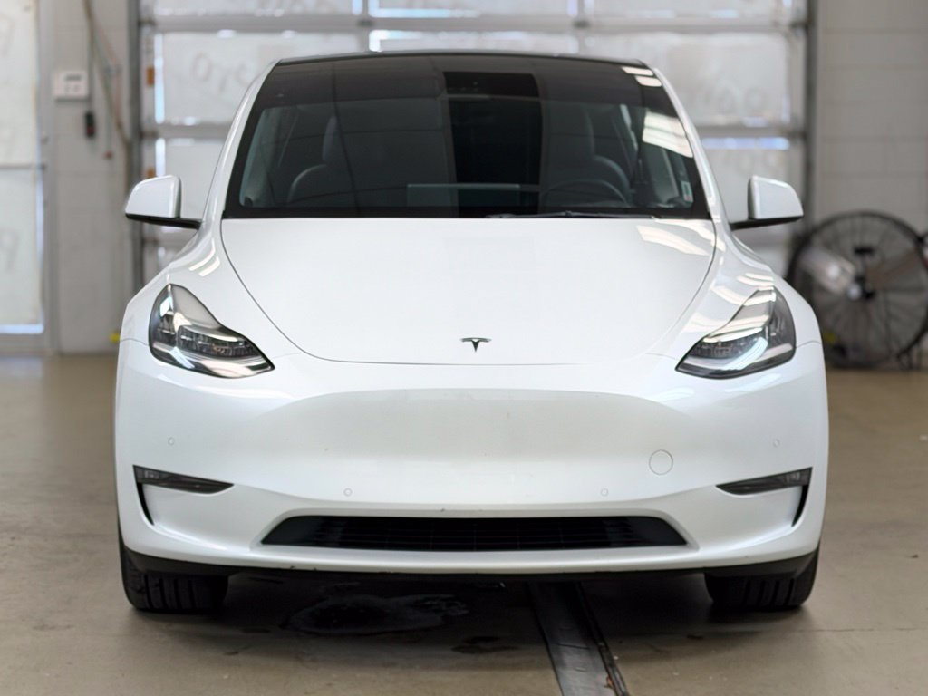 Used 2022 Tesla Model Y Long Range AWD/4WD image 2