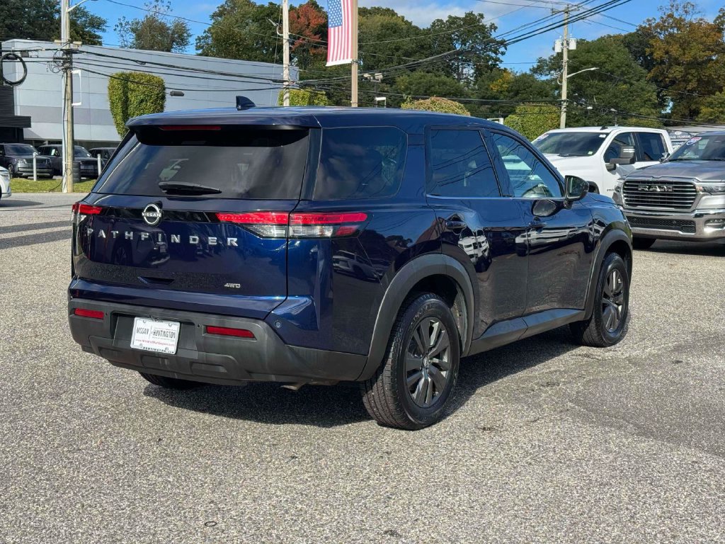 Used 2022 Nissan Pathfinder S AWD/4WD image 10