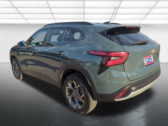 Certified 2025 Chevrolet Trax LT image 2