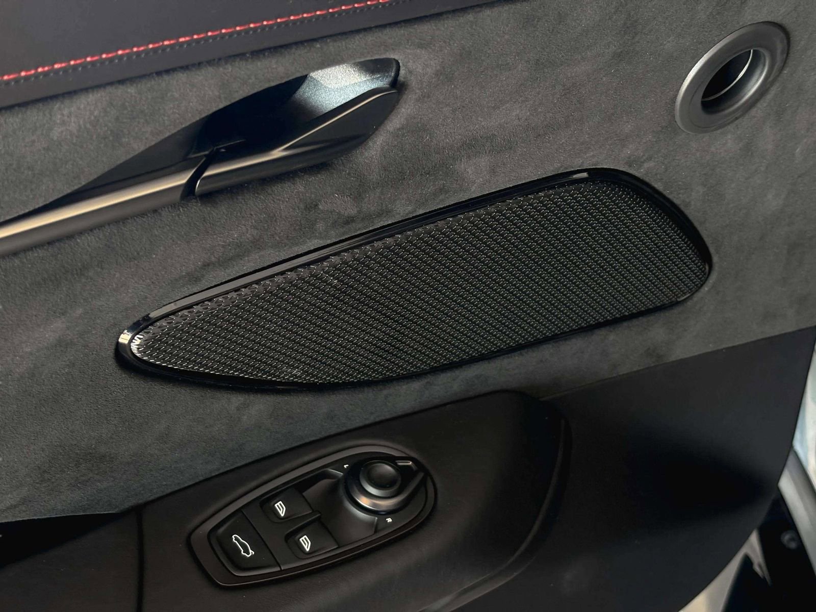 New 2026 Aston Martin V8 Vantage S image 28