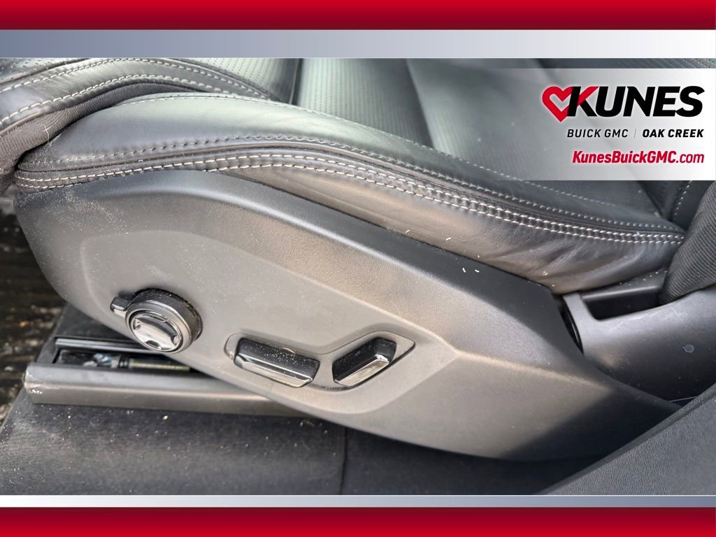 Used 2025 Volvo XC90 T8 Ultra w/ Protection Package Premier AWD/4WD image 12