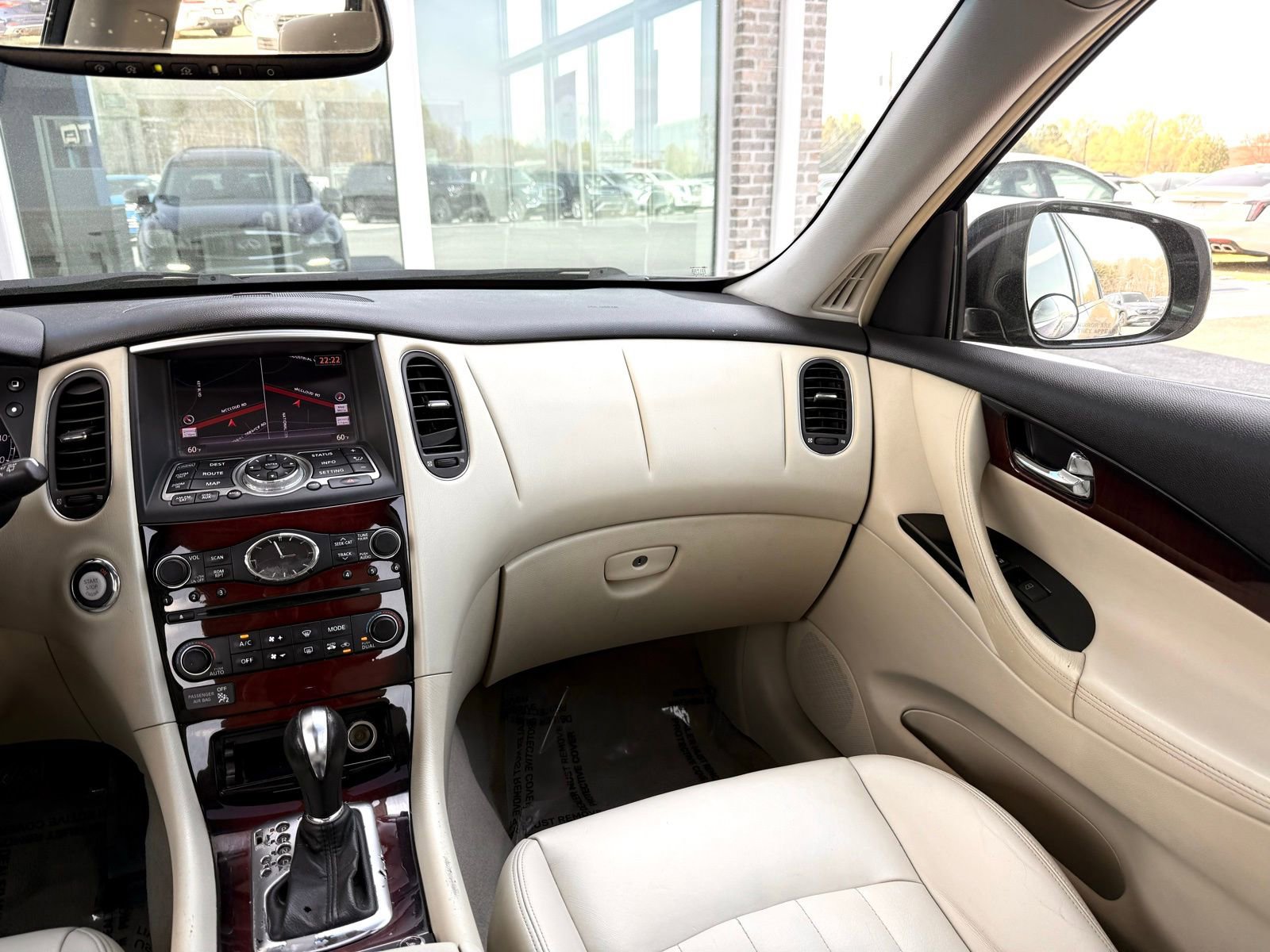 Used 2016 INFINITI QX50 2WD w/ Premium Plus Package image 34