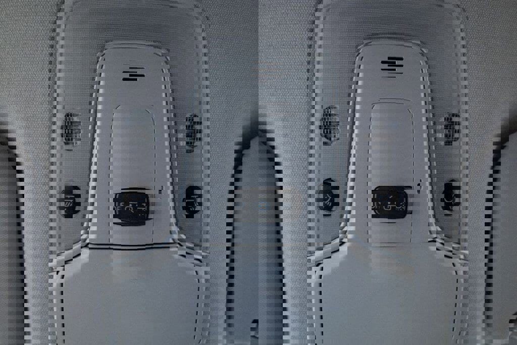 Used 2017 Toyota Prius Three image 23