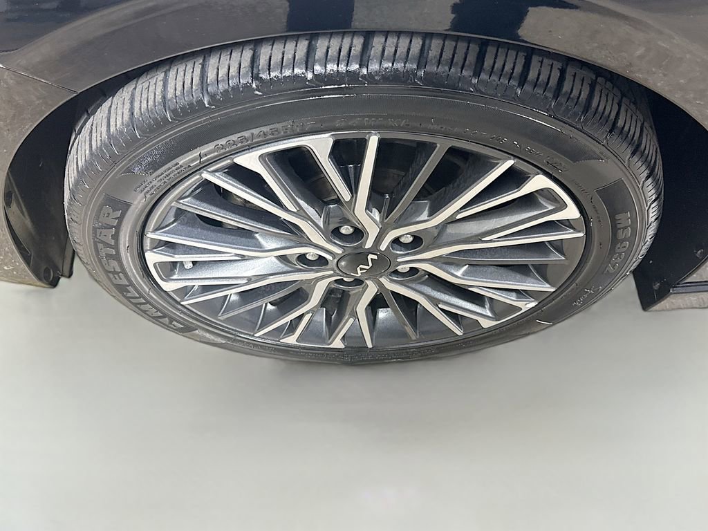 Used 2023 Kia Forte GT-Line w/ GT-Line Premium Package FWD image 9