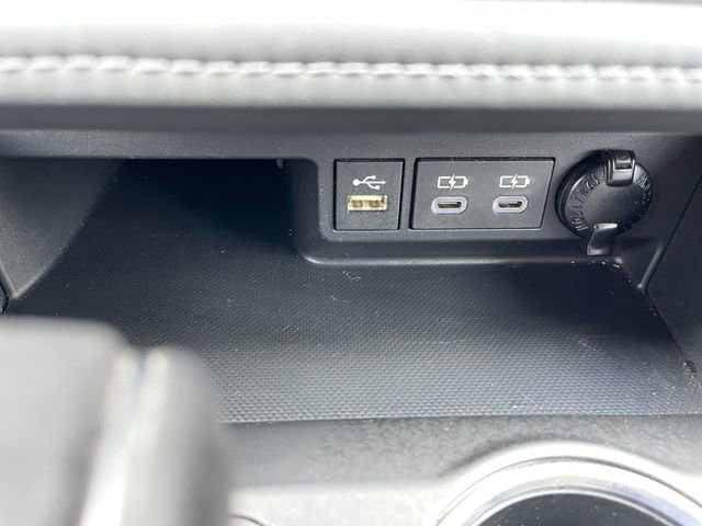 Used 2023 Toyota Highlander LE FWD image 21
