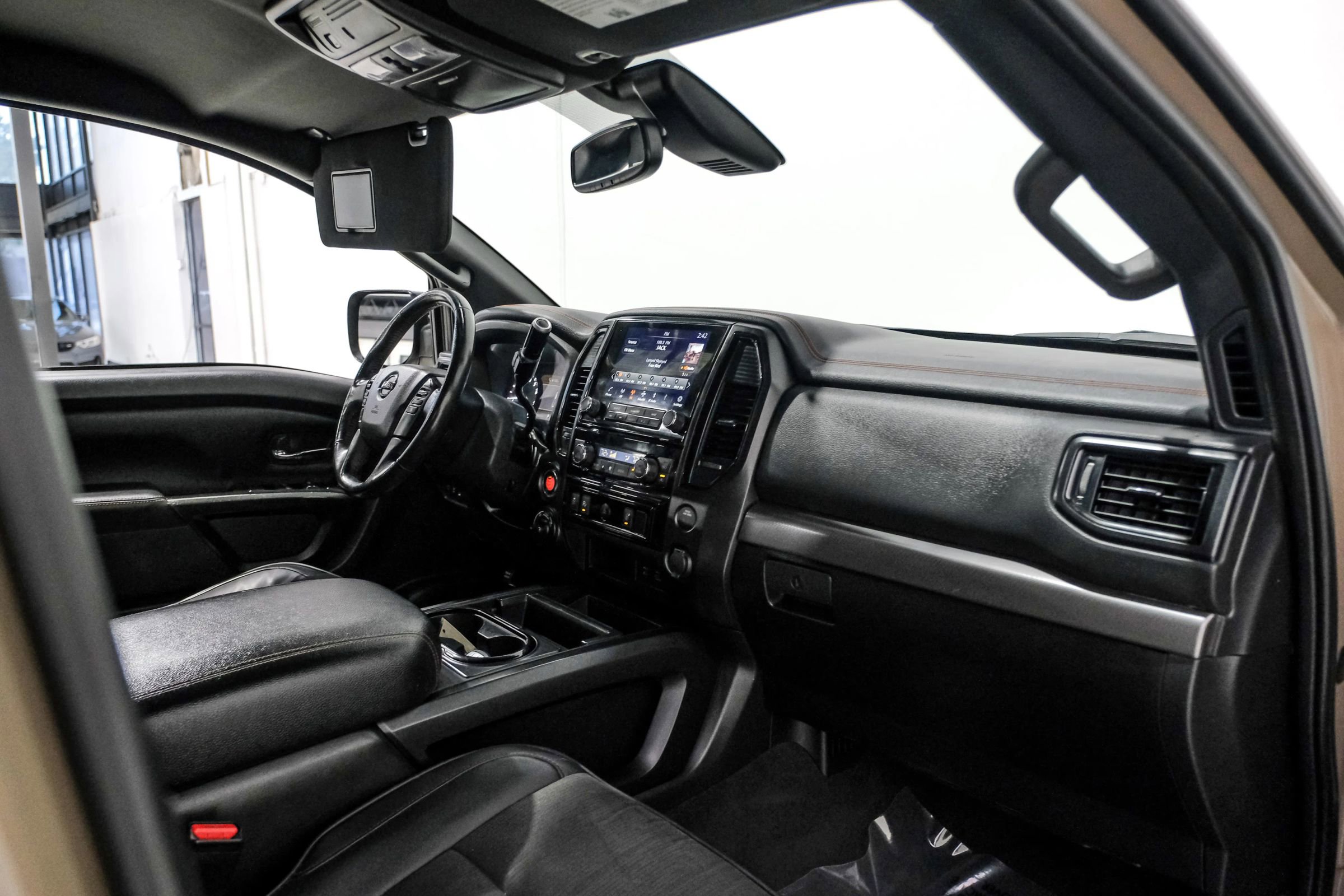 Used 2021 Nissan Titan PRO-4X w/ Off Road Protection Package image 13