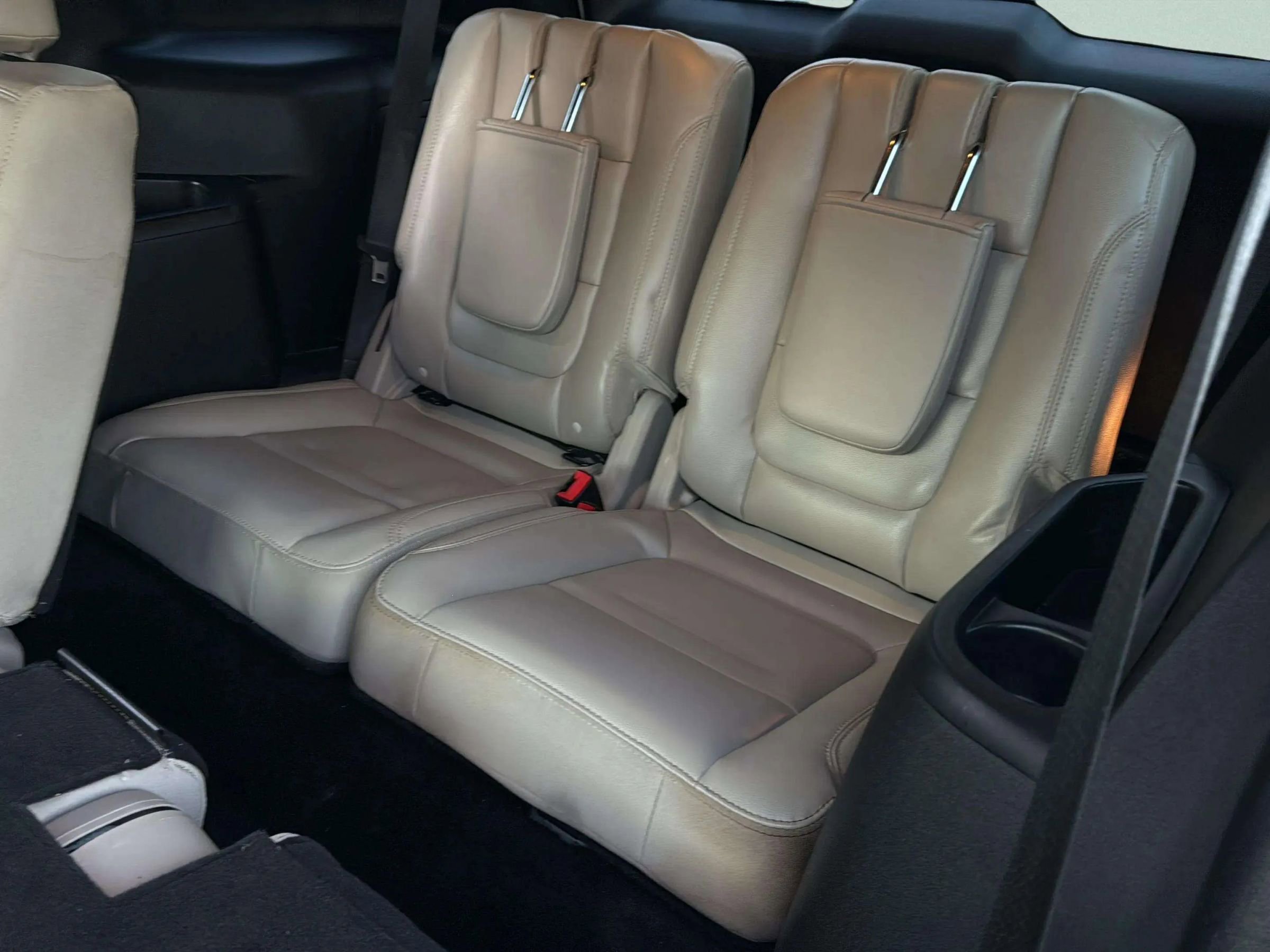 Used 2018 Ford Explorer XLT w/ Equipment Group 202A image 28