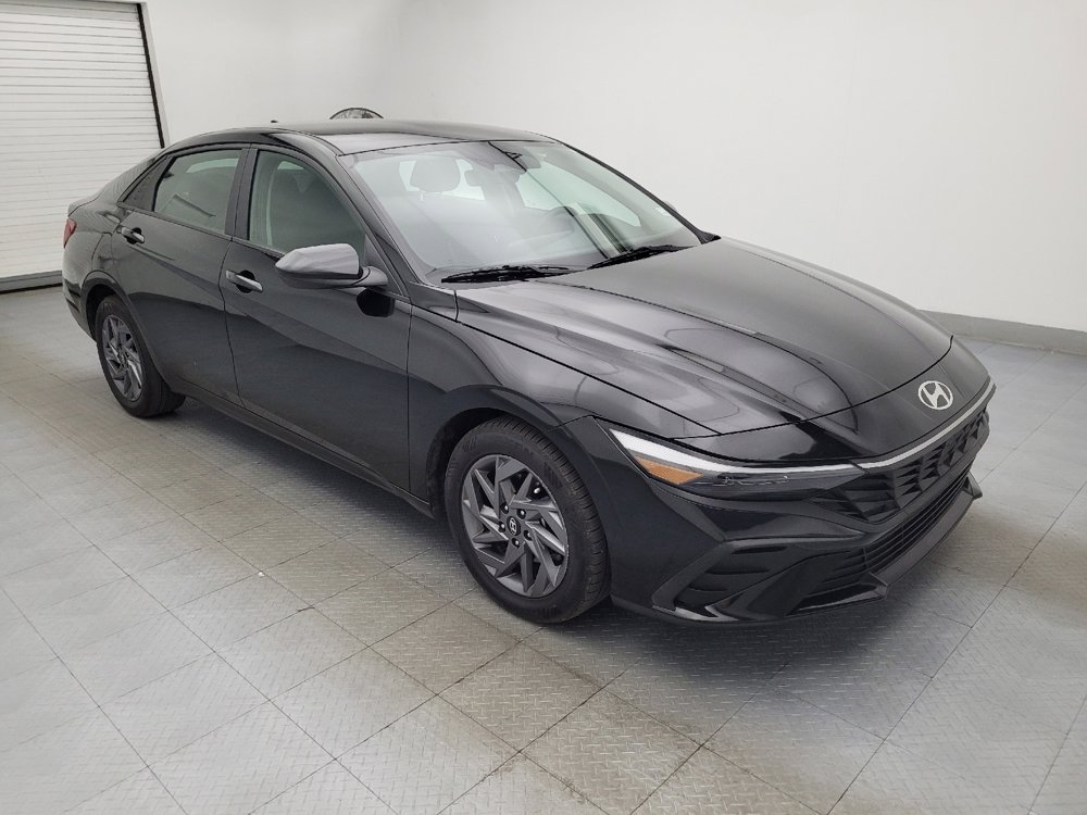 Used 2024 Hyundai Elantra SEL image 11