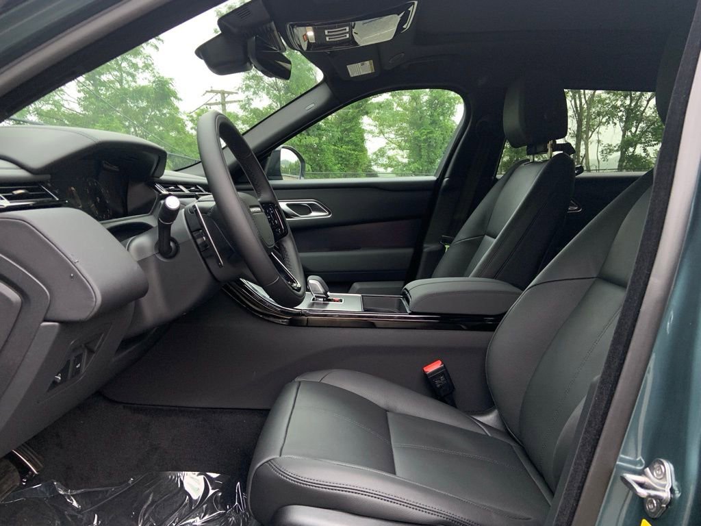 New 2026 Land Rover Range Rover Velar Dynamic SE image 11