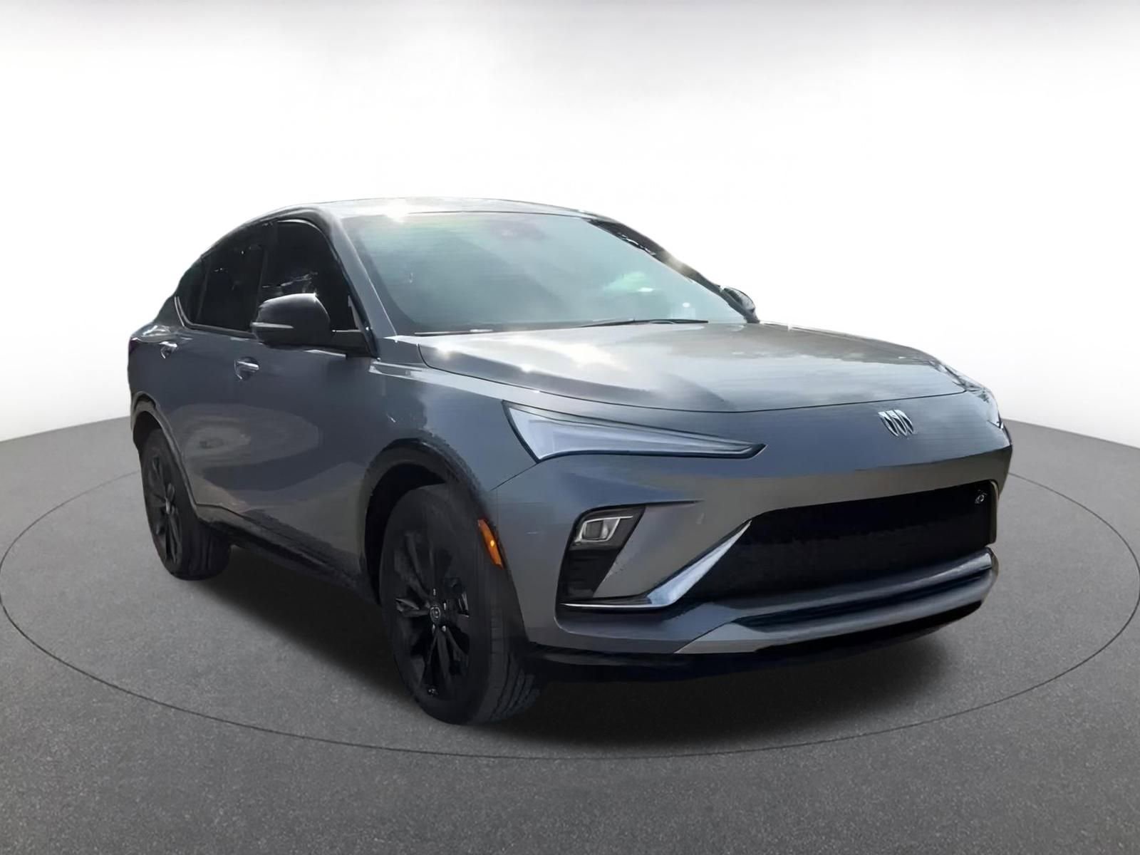 Used 2025 Buick Envista Sport Touring image 2