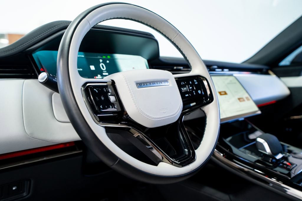 Used 2025 Land Rover Range Rover Sport Dynamic SE image 30