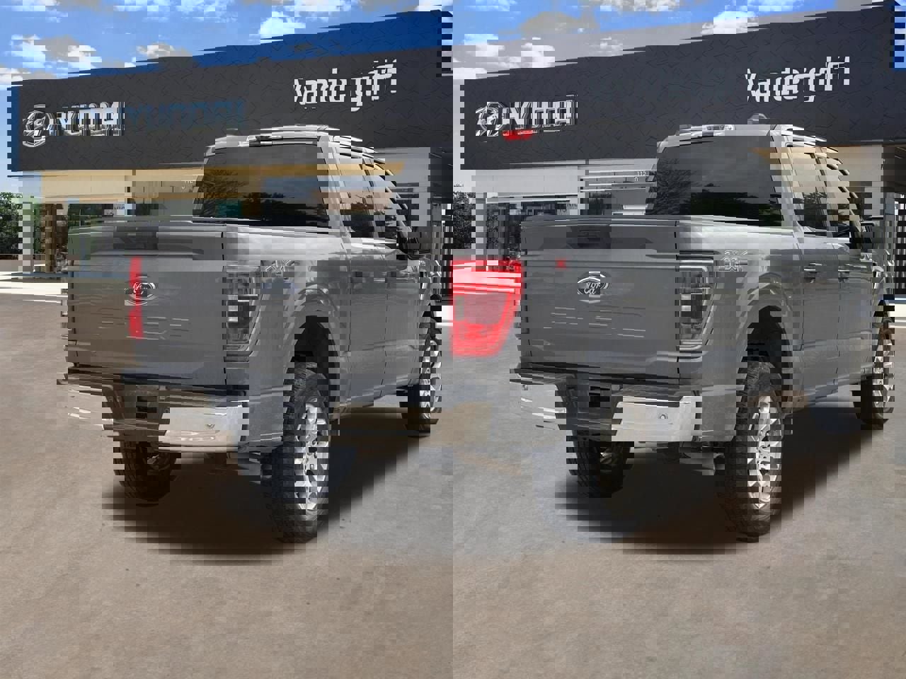 Used 2023 Ford F150 XLT image 14