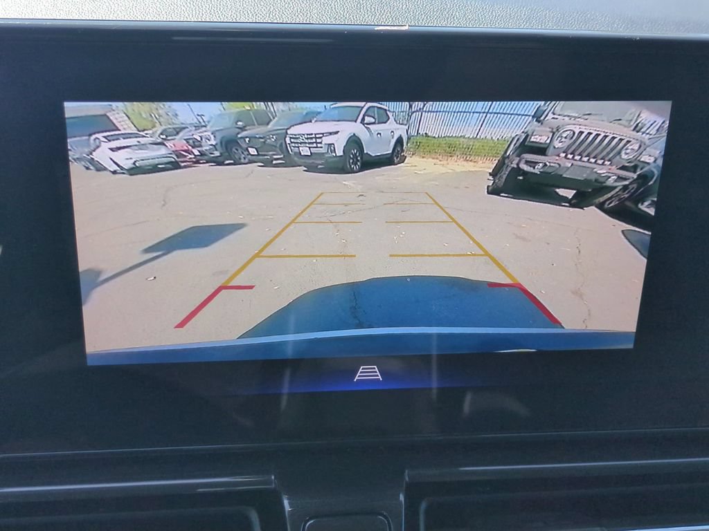 Used 2025 Chevrolet TrailBlazer LT AWD/4WD image 17