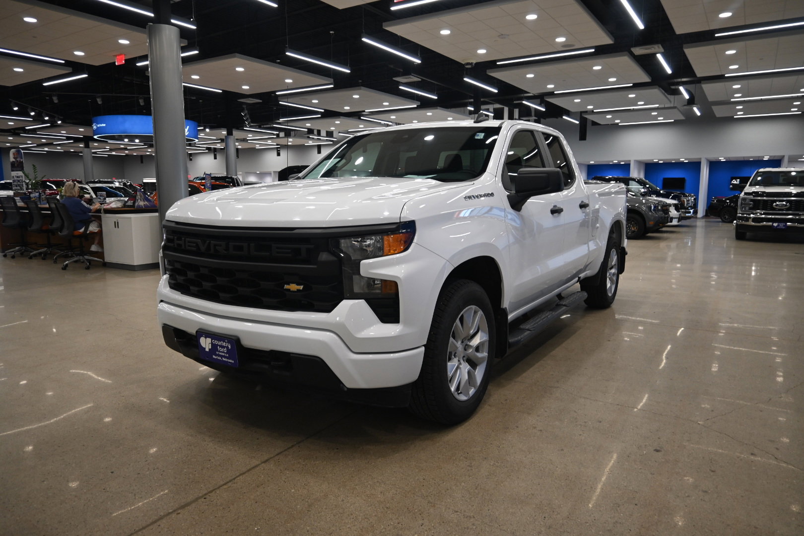 Used 2022 Chevrolet Silverado 1500 Custom image 4