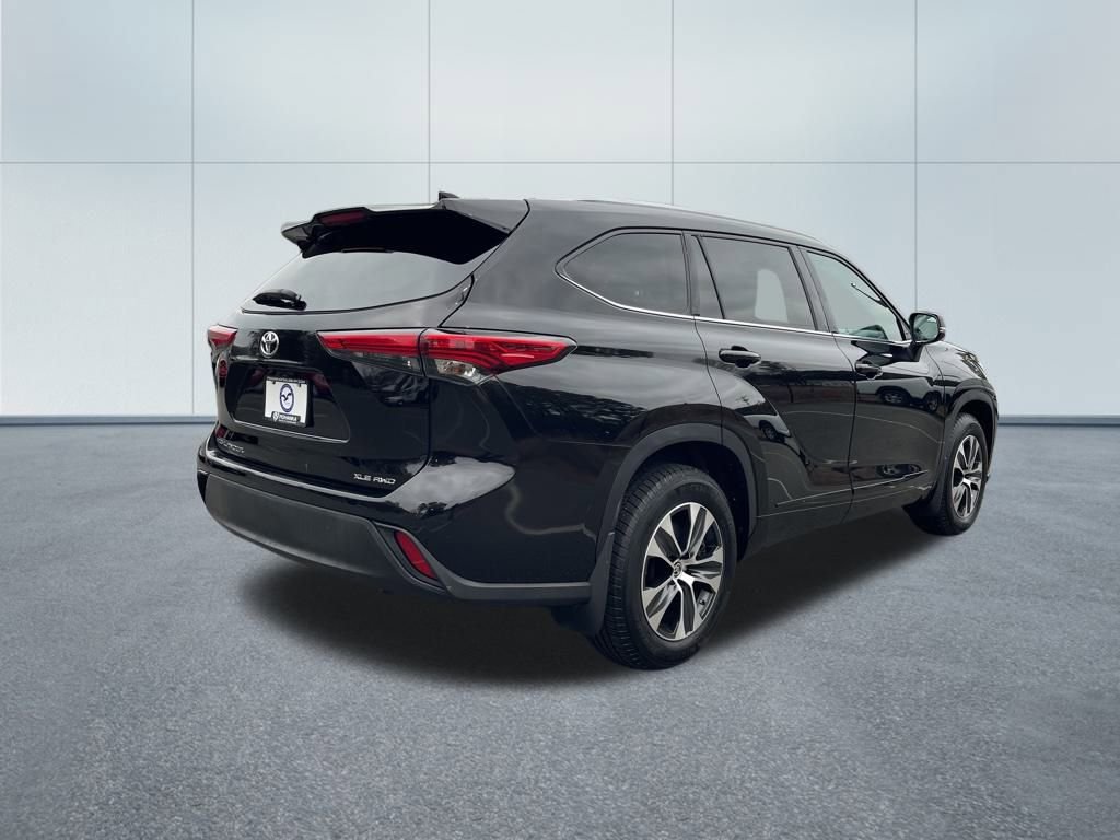 Used 2020 Toyota Highlander XLE image 5