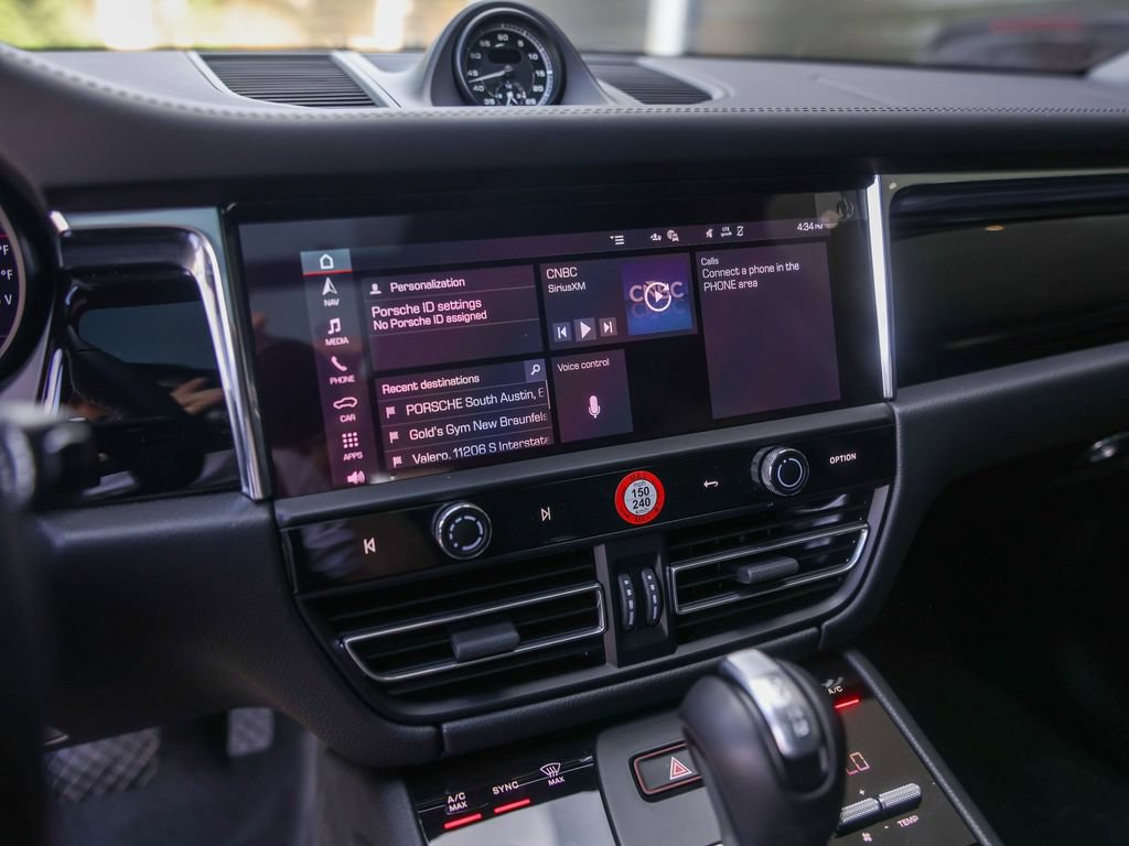Certified 2026 Porsche Macan AWD/4WD image 20