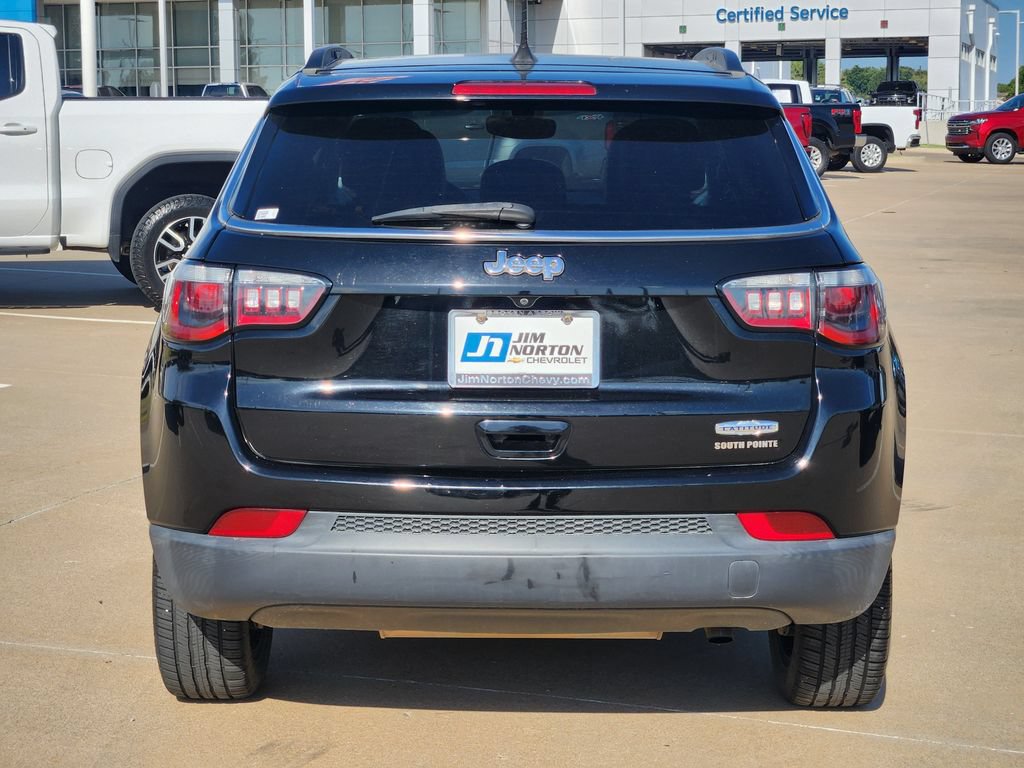 Used 2018 Jeep Compass Latitude w/ Popular Equipment Group FWD image 6