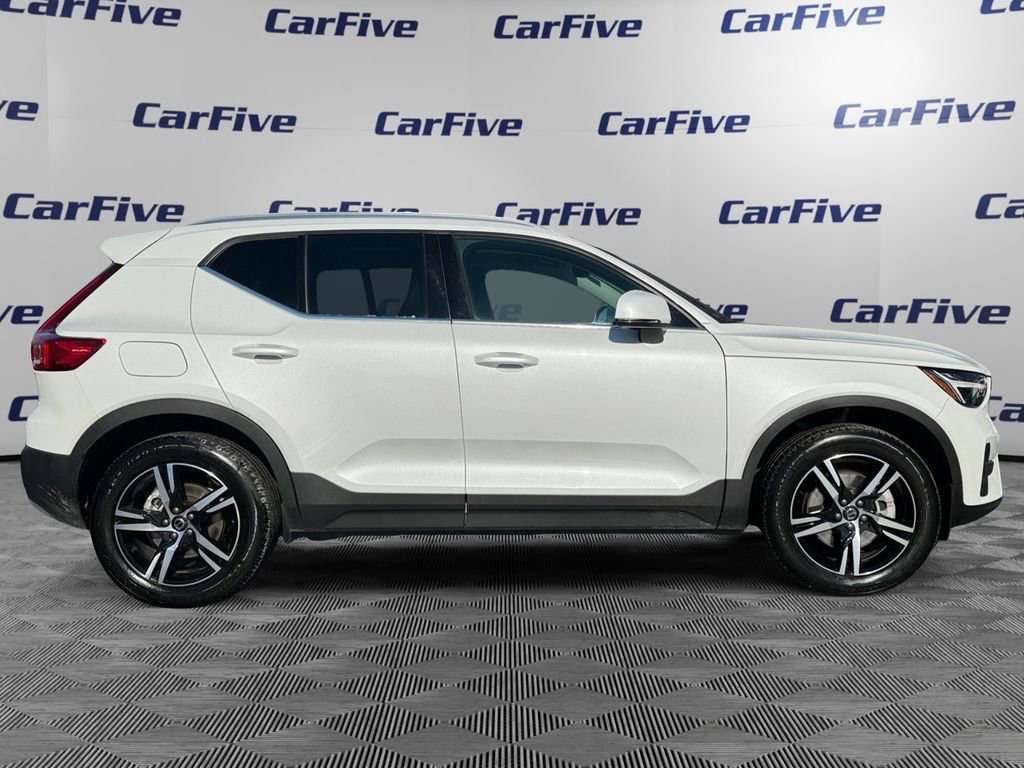 Used 2025 Volvo XC40 B5 Core image 7