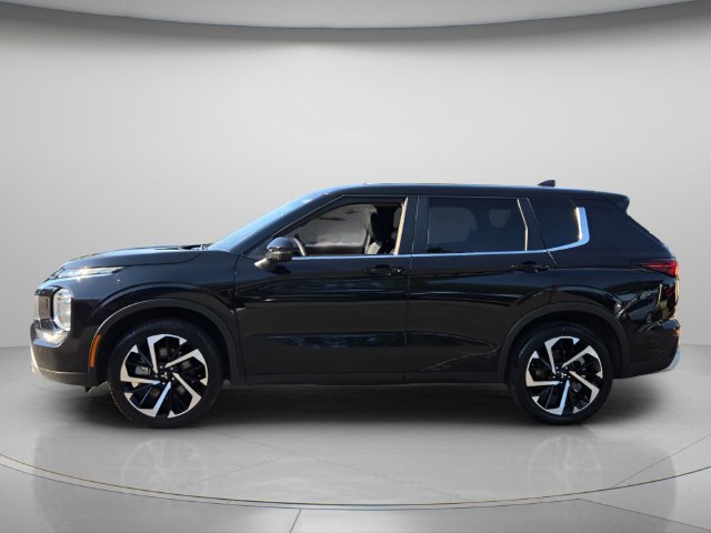 Used 2024 Mitsubishi Outlander SE AWD/4WD image 3