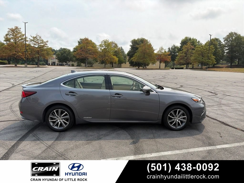 Used 2016 Lexus ES 300h w/ Luxury Package w/Wood Trim FWD image 1