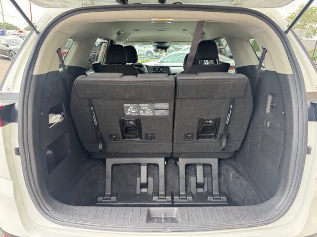 Used 2024 Kia Carnival LX FWD image 10