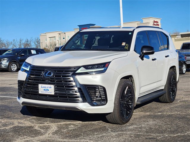 Used 2023 Lexus LX 600 4WD w/ Appearance Package image 3