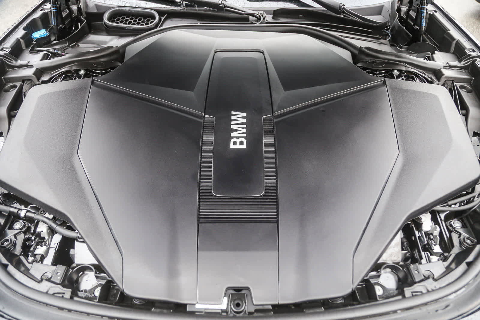 Used 2025 BMW i7 eDrive50 w/ M Sport Package image 23