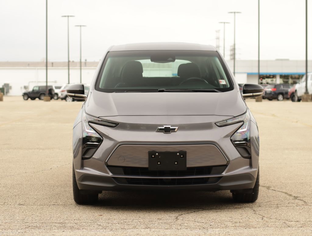 Used 2023 Chevrolet Bolt LT FWD image 2