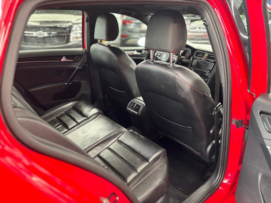 Used 2016 Volkswagen GTI SE w/ Lighting Package (SEL) FWD image 12
