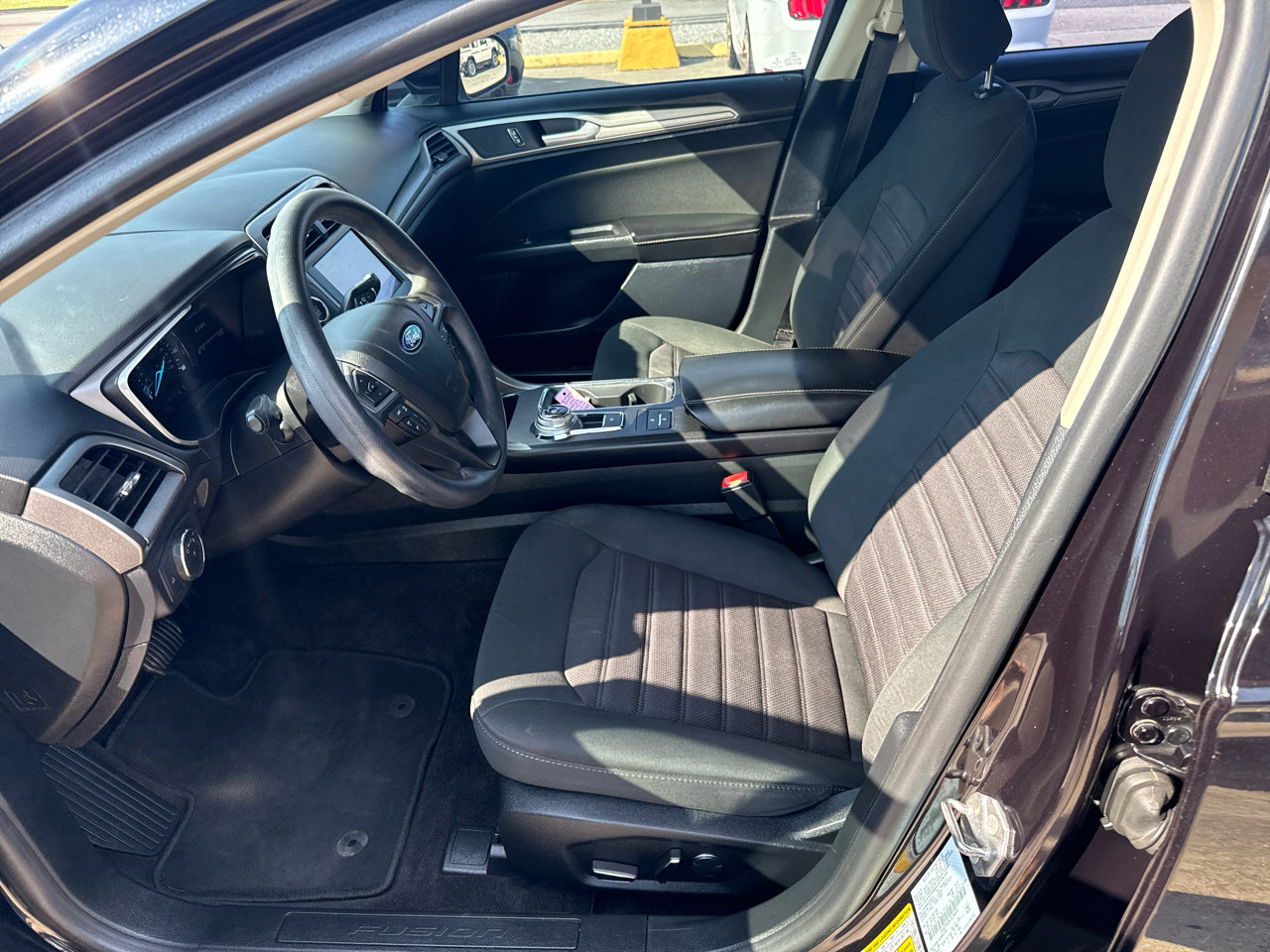 Used 2020 Ford Fusion SE image 14