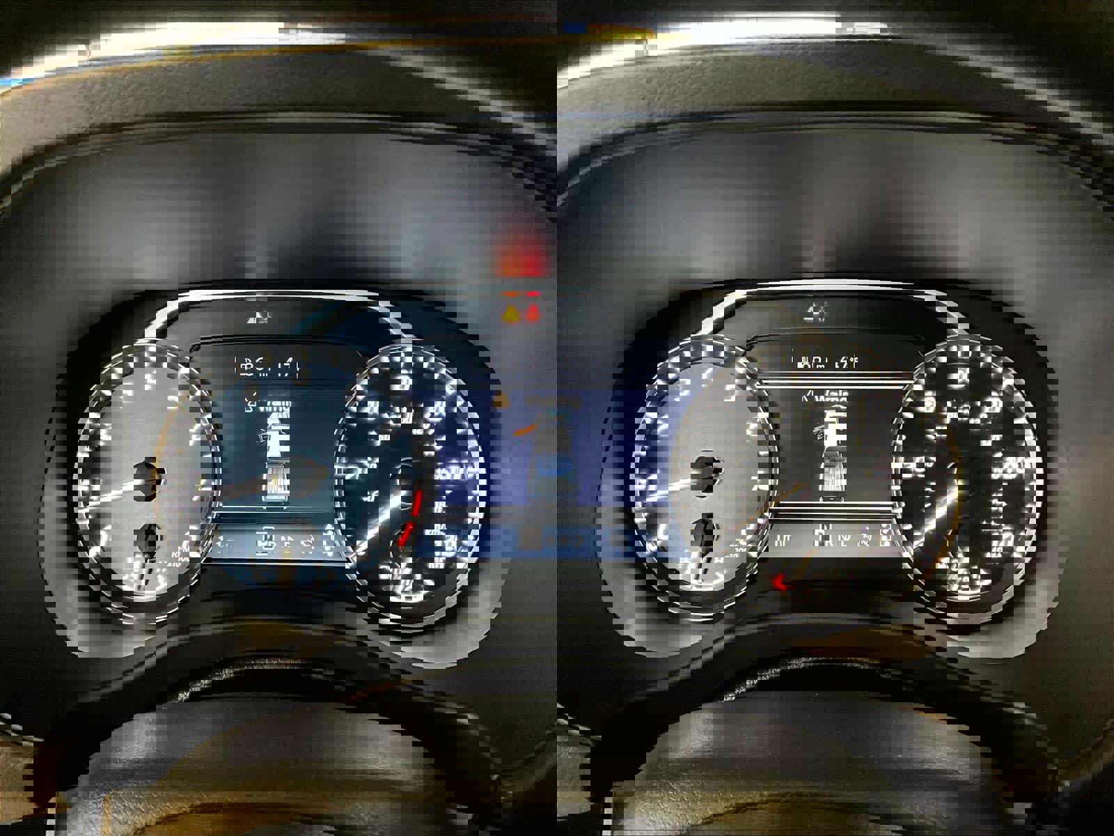 Used 2025 Nissan Frontier SV image 25