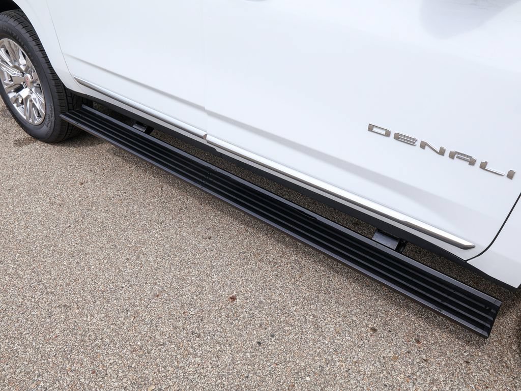 New 2026 GMC Yukon XL Denali w/ Sun & Power Step Package AWD/4WD image 8