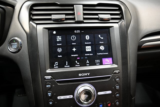 Used 2019 Ford Fusion Titanium image 15